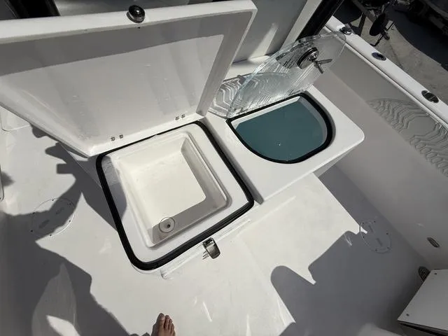 Slide: The Image of Twin Vee 280 GFX2 2025 - 34