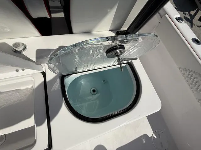 Slide: The Image of Twin Vee 280 GFX2 2025 - 35