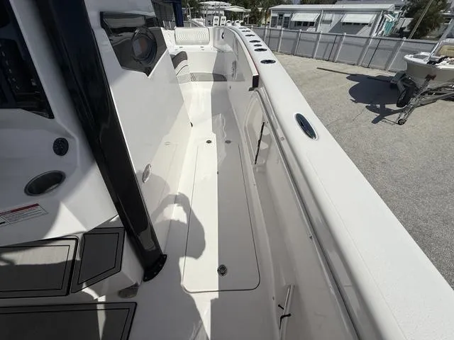 Slide: The Image of Twin Vee 280 GFX2 2025 - 36