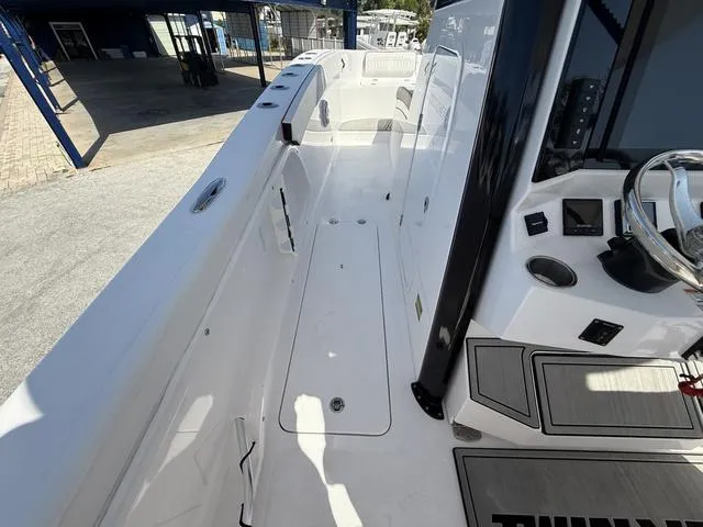 Slide: The Image of Twin Vee 280 GFX2 2025 - 40