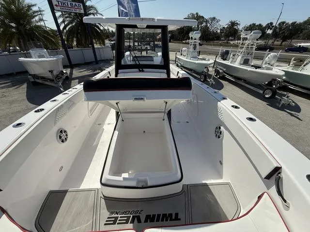 Slide: The Image of Twin Vee 280 GFX2 2025 - 47