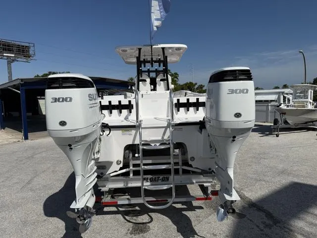 Slide: The Image of Twin Vee 280 GFX2 2025 - 5