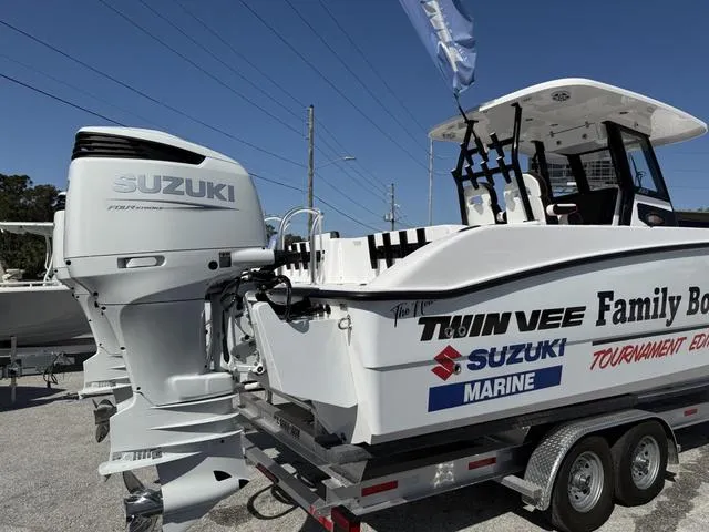 Slide: The Image of Twin Vee 280 GFX2 2025 - 7