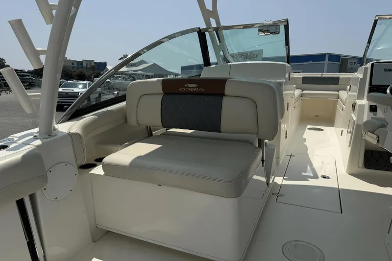 Slide: The Image of Cobia 280 Dual Console 2018 - 25