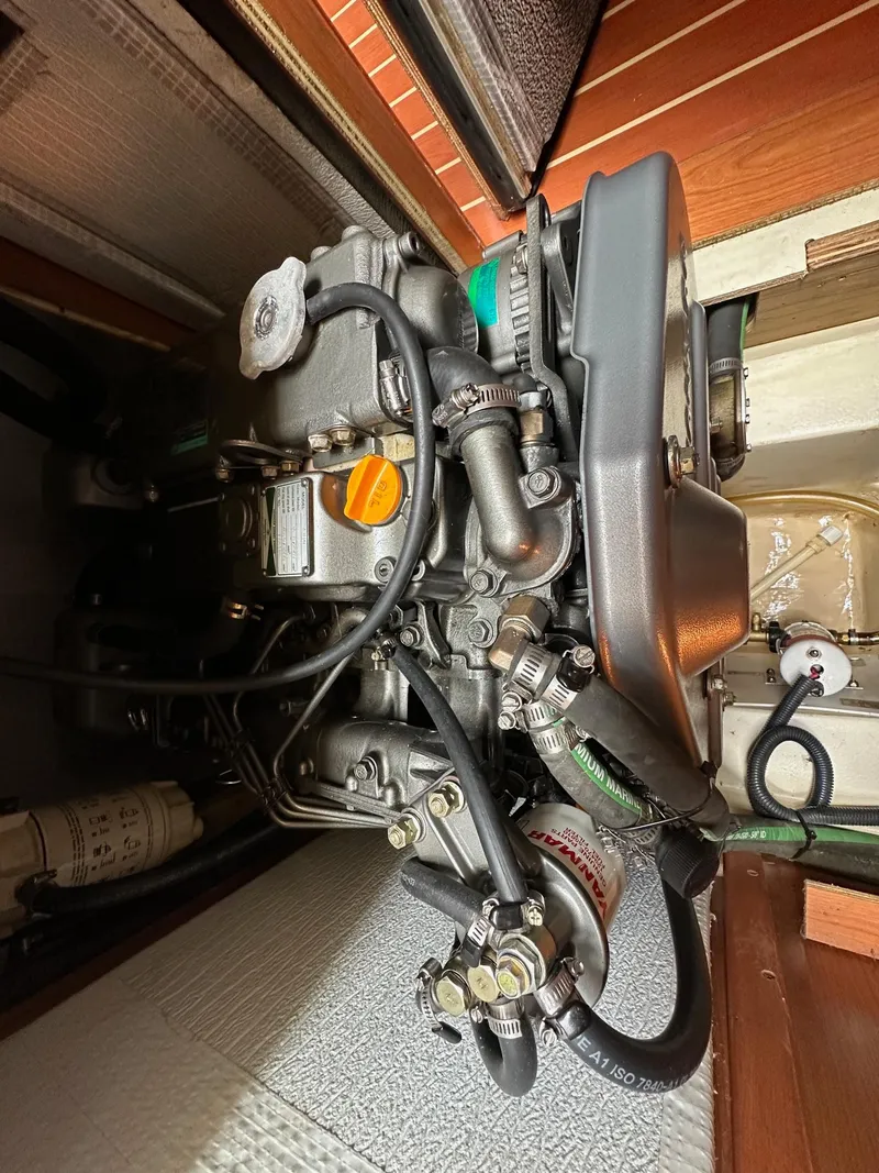 Slide: The Image of Hunter 41 Deck Salon 2008 - 100