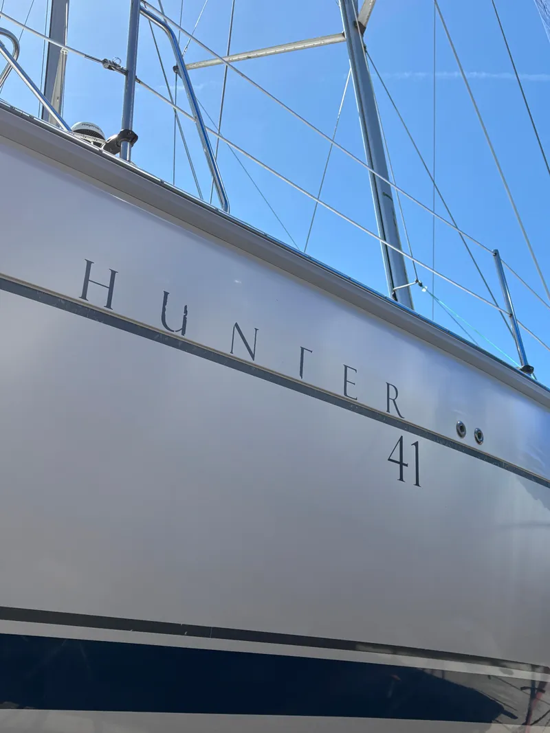 Slide: The Image of Hunter 41 Deck Salon 2008 - 13