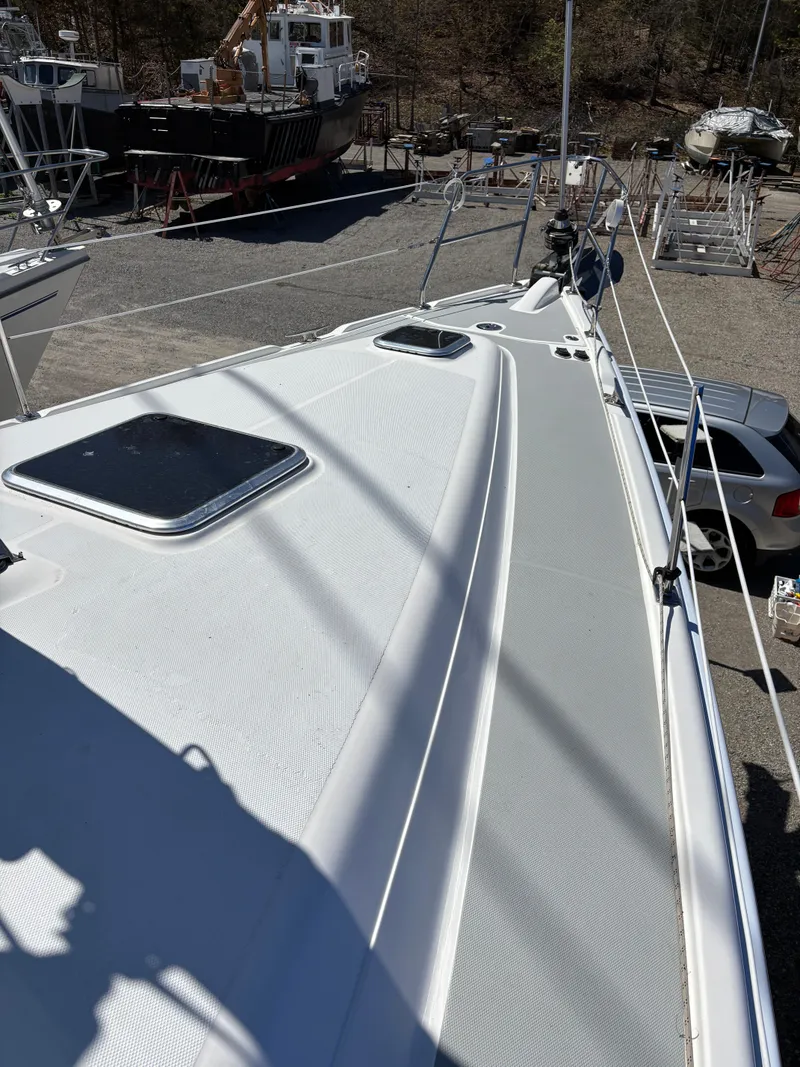 Slide: The Image of Hunter 41 Deck Salon 2008 - 24