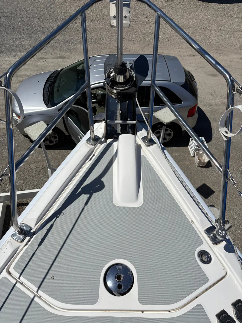 Slide: The Image of Hunter 41 Deck Salon 2008 - 28