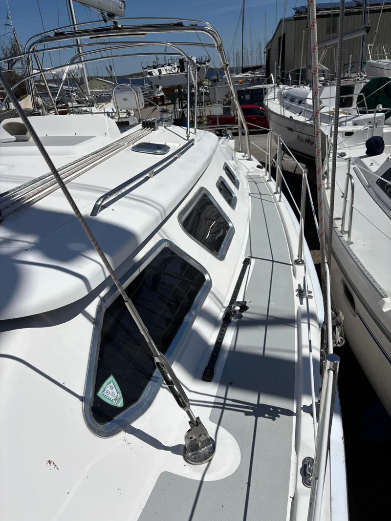 Slide: The Image of Hunter 41 Deck Salon 2008 - 32