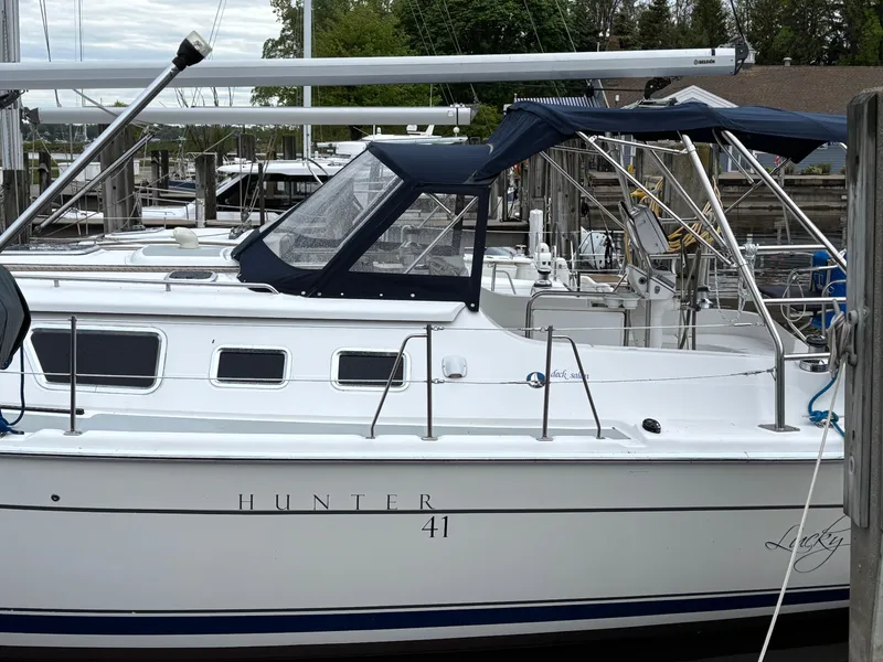 Slide: The Image of Hunter 41 Deck Salon 2008 - 4