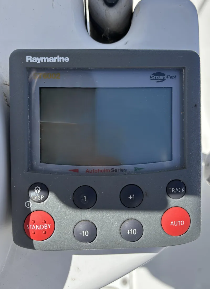 Slide: The Image of Hunter 41 Deck Salon 2008 - 43