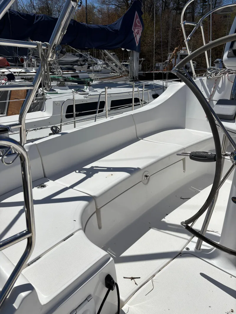 Slide: The Image of Hunter 41 Deck Salon 2008 - 49