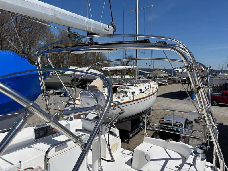 Slide: The Image of Hunter 41 Deck Salon 2008 - 53