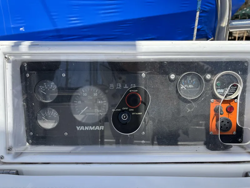 Slide: The Image of Hunter 41 Deck Salon 2008 - 54