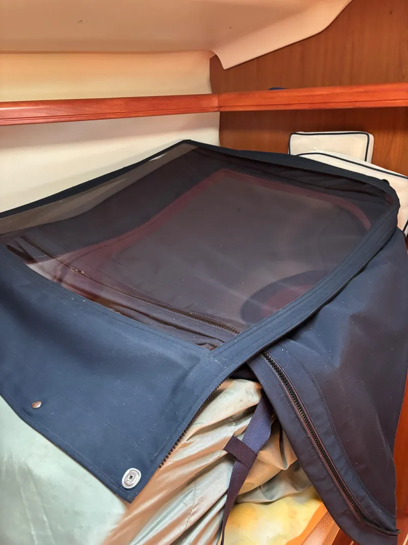 Slide: The Image of Hunter 41 Deck Salon 2008 - 59