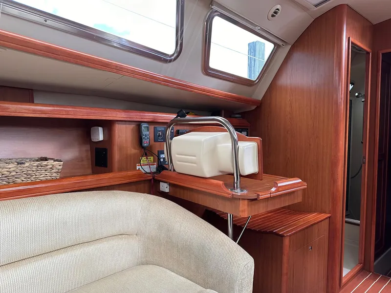 Slide: The Image of Hunter 41 Deck Salon 2008 - 63