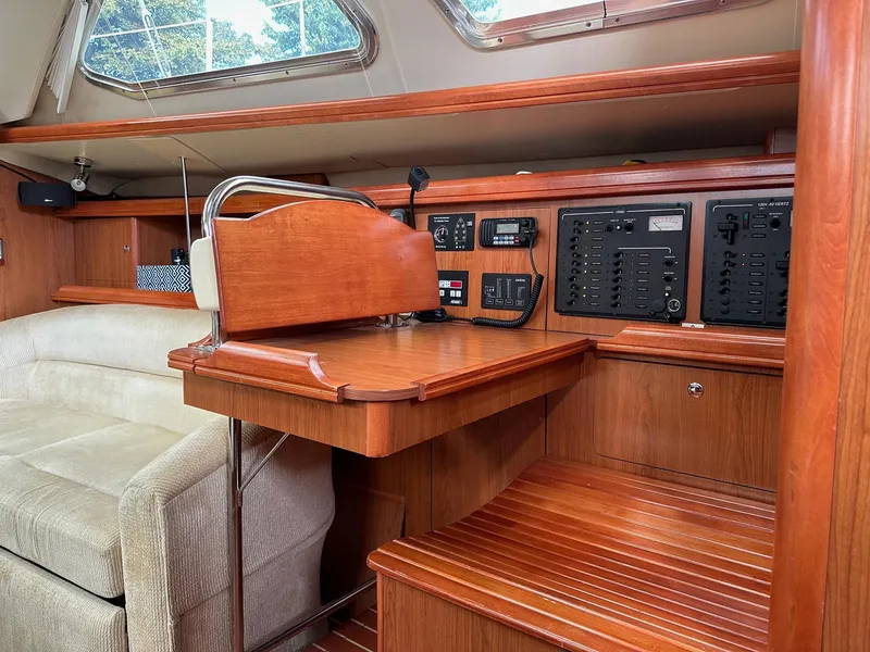 Slide: The Image of Hunter 41 Deck Salon 2008 - 64