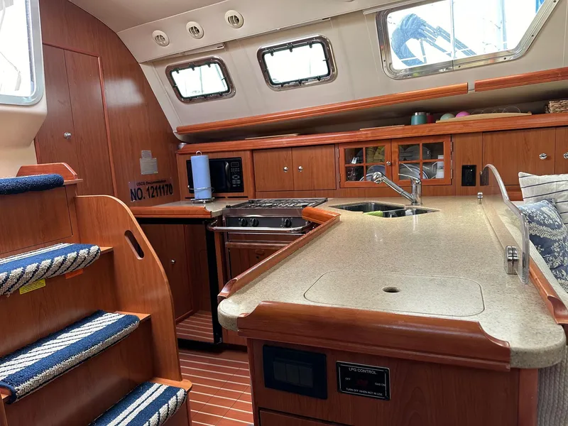 Slide: The Image of Hunter 41 Deck Salon 2008 - 74