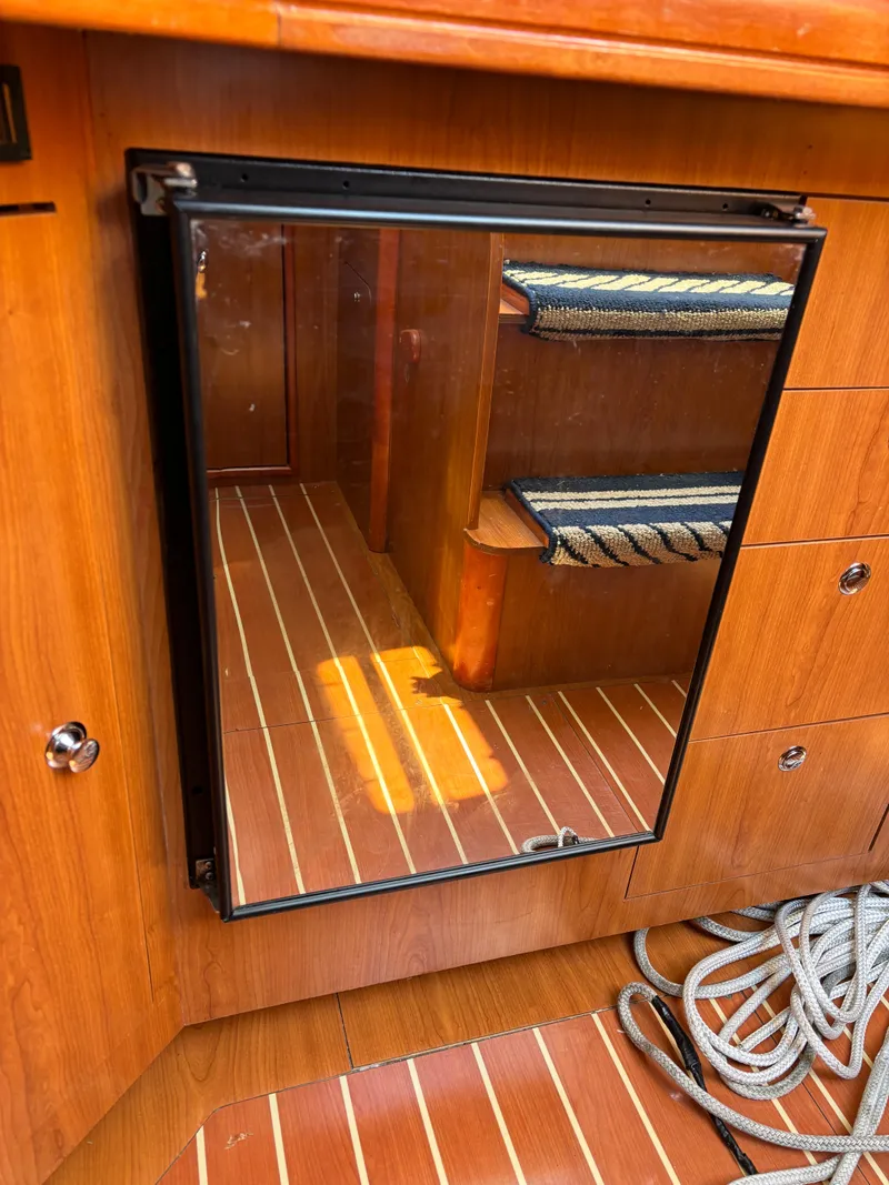 Slide: The Image of Hunter 41 Deck Salon 2008 - 80