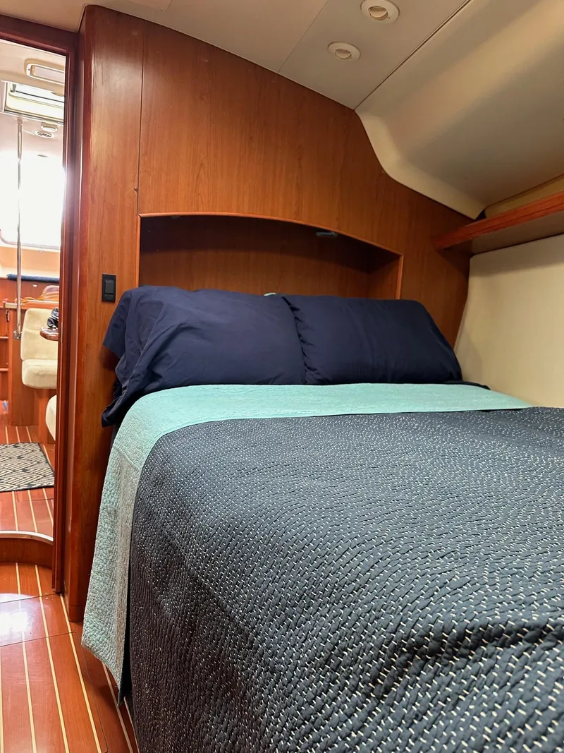 Slide: The Image of Hunter 41 Deck Salon 2008 - 82