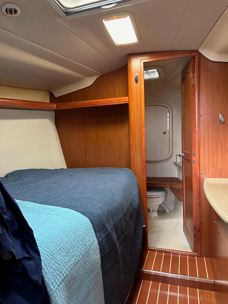 Slide: The Image of Hunter 41 Deck Salon 2008 - 83