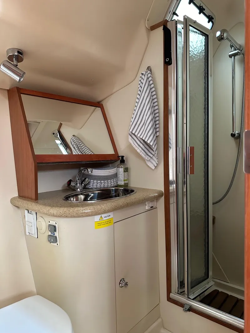 Slide: The Image of Hunter 41 Deck Salon 2008 - 94