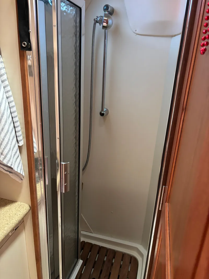 Slide: The Image of Hunter 41 Deck Salon 2008 - 95