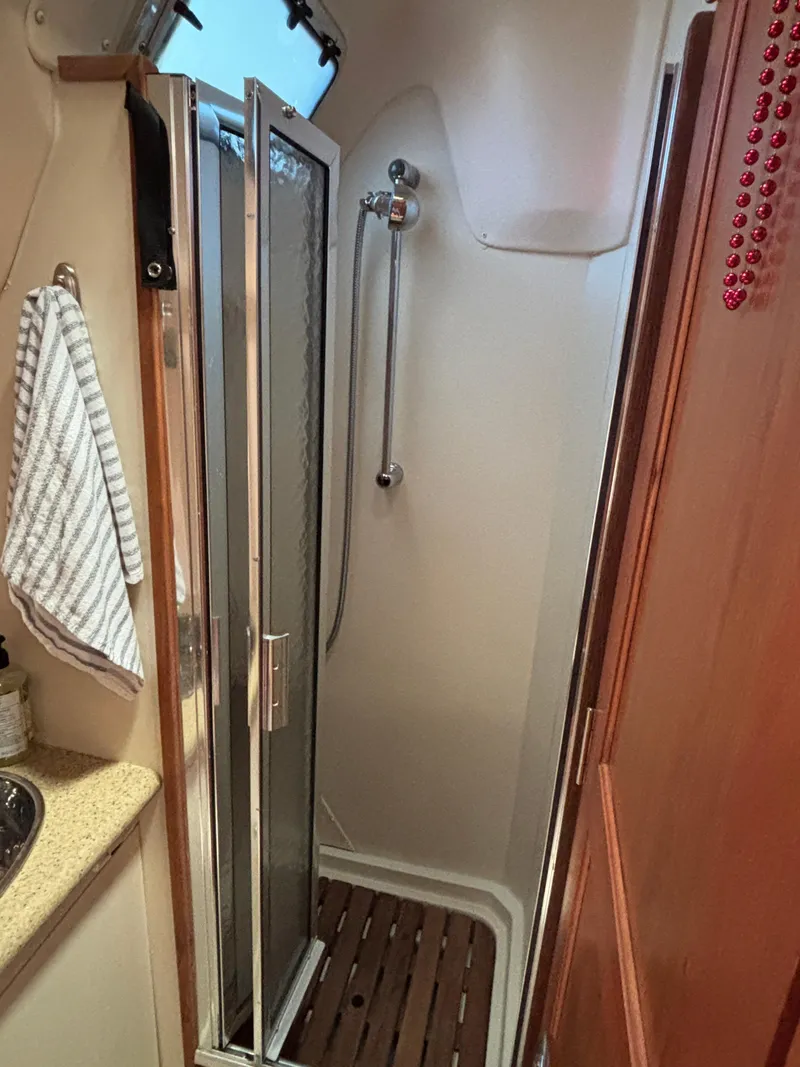 Slide: The Image of Hunter 41 Deck Salon 2008 - 96