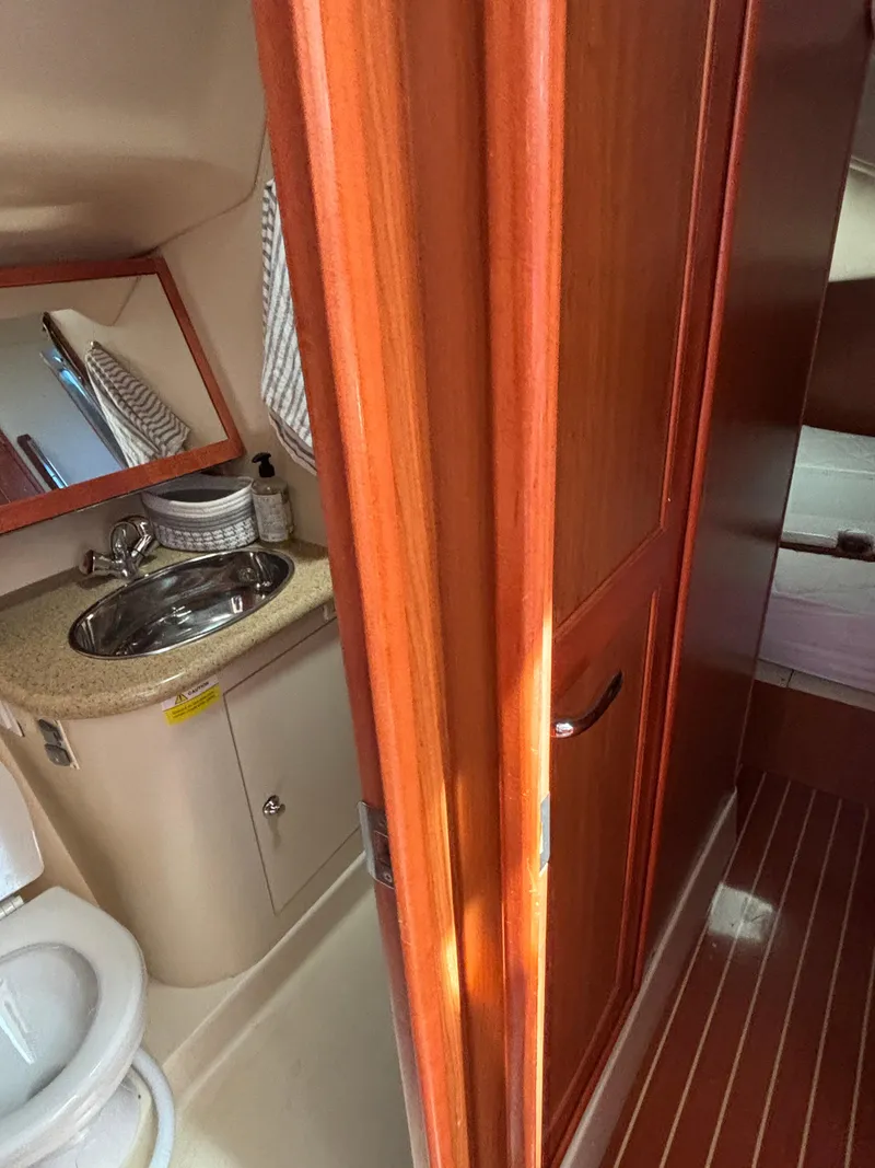 Slide: The Image of Hunter 41 Deck Salon 2008 - 98