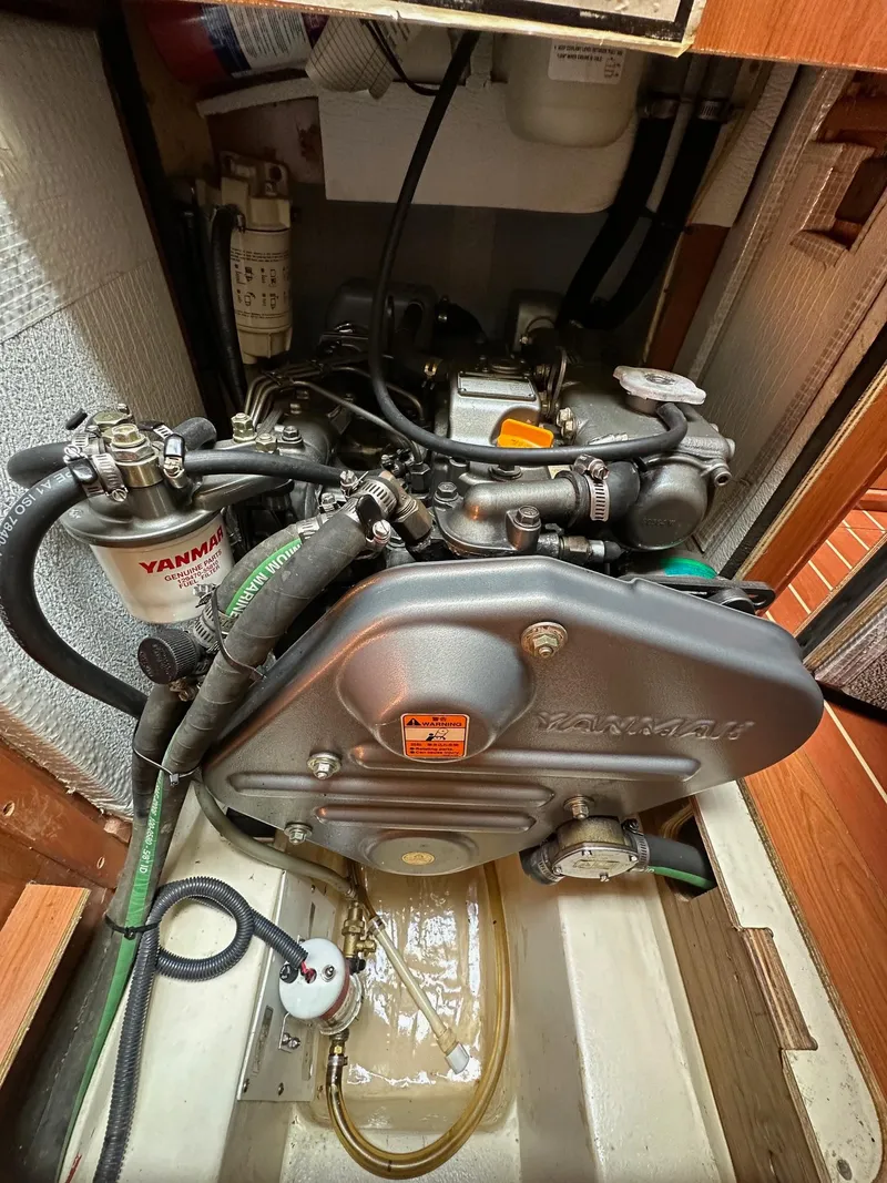 Slide: The Image of Hunter 41 Deck Salon 2008 - 99