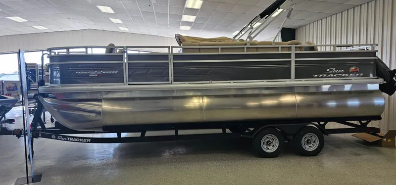 Slide: The Image of Sun Tracker Fishin' Barge 22 XP3 2025 - 71