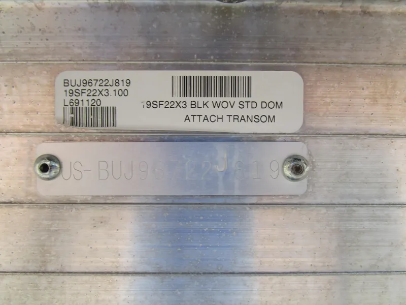 Slide: The Image of Close-up of a 2019 Sun Tracker SPORT FISH 22 XP3 identification plate. - 16