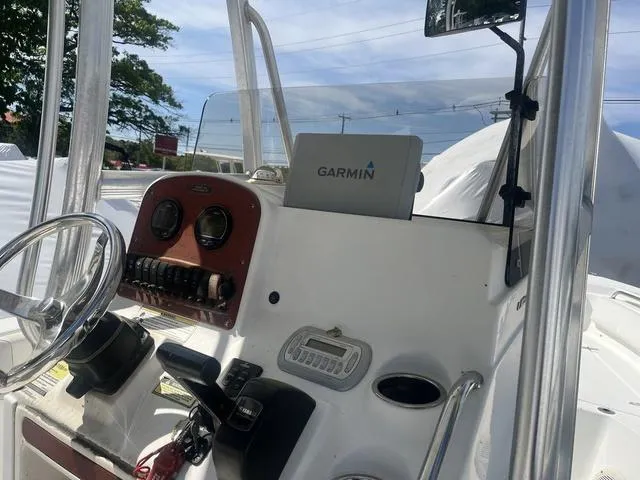 Slide: The Image of Sea Hunt Ultra 225 2012 - 4