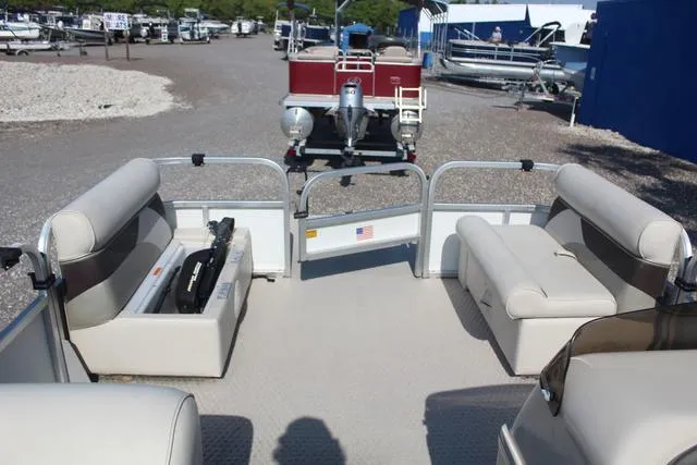 Slide: The Image of Palm Beach 220D 2008 - 15