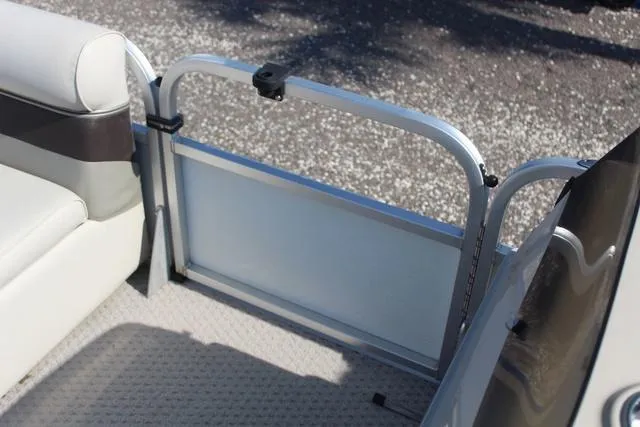 Slide: The Image of Palm Beach 220D 2008 - 17