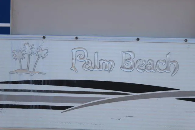 Slide: The Image of Palm Beach 220D 2008 - 8