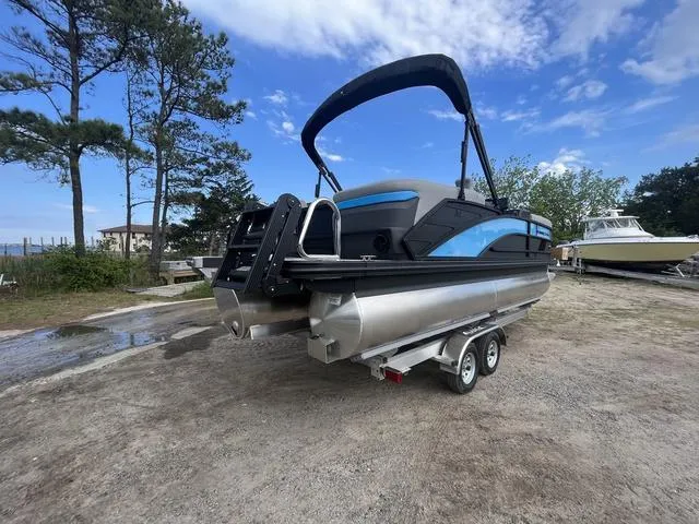 Slide: The Image of Bennington M Quad Bench 22 MFB 2025 - 9