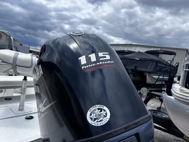 Slide: The Image of Yamaha 115 four-stroke outboard motor on 2017 Ranger RB190 boat, ultra-low emission. - 6