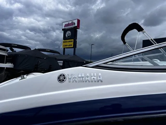 Slide: The Image of Yamaha SX190 2013 - 3