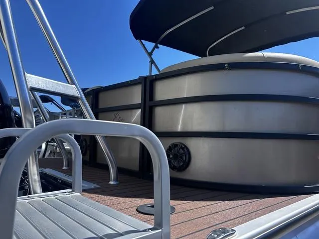 Slide: The Image of 2019 Bentley Pontoons 223 Bentley Elite Admiral, close-up of deck and seating area. - 5