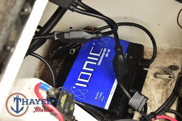 Slide: The Image of Battery compartment of 2015 Nitro Z Series Z-8 with Ionic lithium battery. - 40