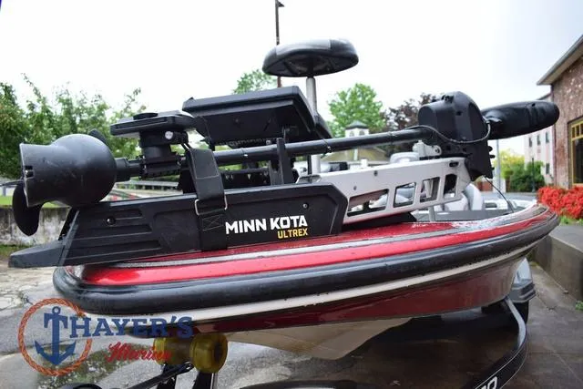 Slide: The Image of 2015 Nitro Z Series Z-8 boat with Minn Kota Ultrex trolling motor. - 8