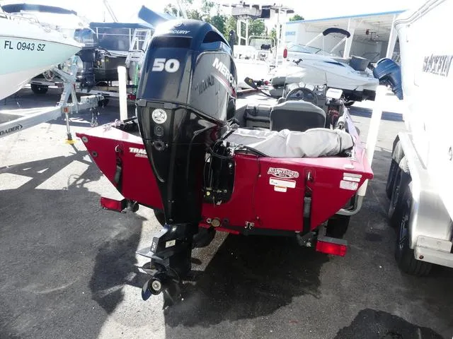 Slide: The Image of Tracker Pro 170 2020 - 4