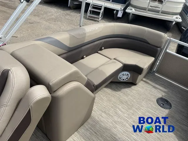 Slide: The Image of Bennington 22 SSR Pontoon 2021 - 26
