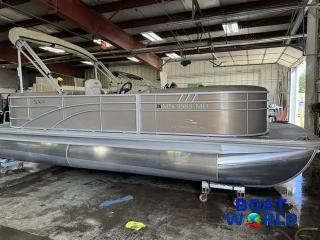 Slide: The Image of Bennington 22 SSR Pontoon 2021 - 32