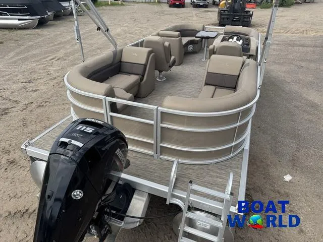 Slide: The Image of Bennington 22 SSR Pontoon 2021 - 6