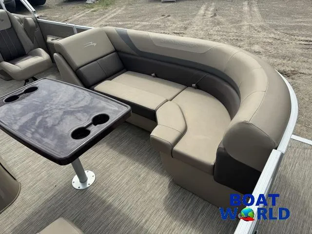 Slide: The Image of Bennington 22 SSR Pontoon 2021 - 9