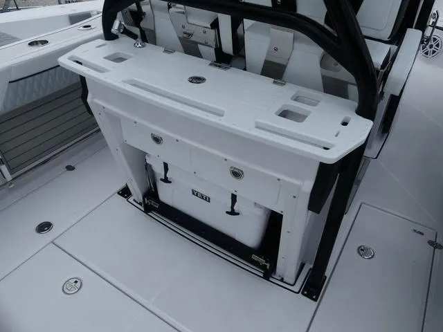 Slide: The Image of Blackfin 272 CC 2025 - 10