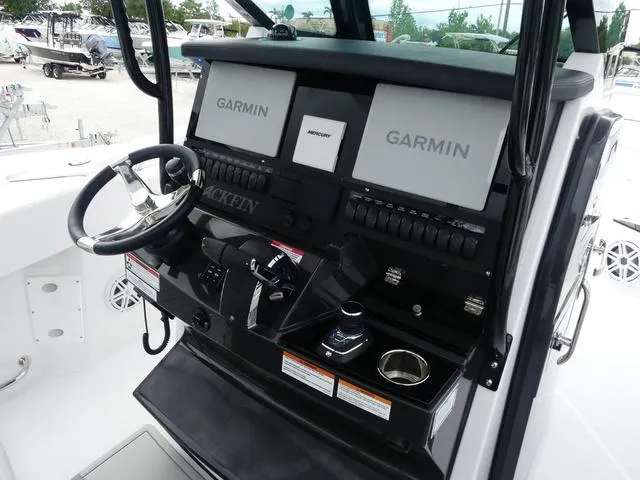 Slide: The Image of Blackfin 272 CC 2025 - 12