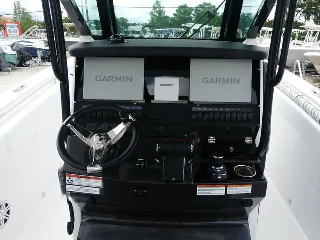 Slide: The Image of Blackfin 272 CC 2025 - 13